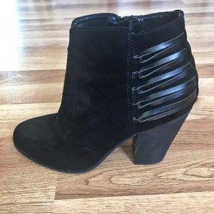 Carlos Santana Black Heel Zip Booties (7)